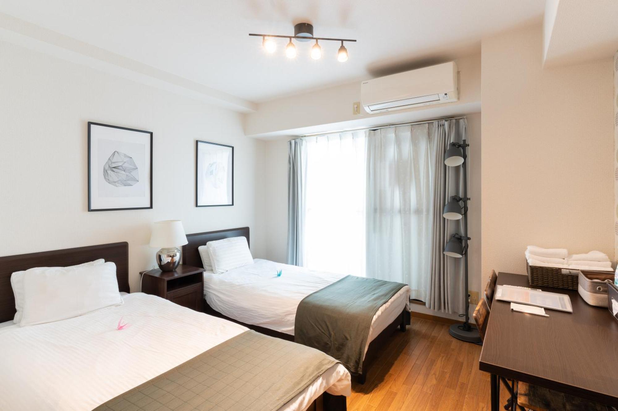 コンフィデンスロン703 Apartment Ōsaka